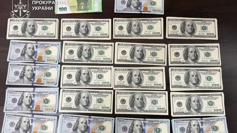 Схема з інвалідністю за 10 000$: підозра екснардепу та посереднику