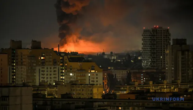 Удар балістикою по Києву: 9 загиблих, постраждалих уже 33