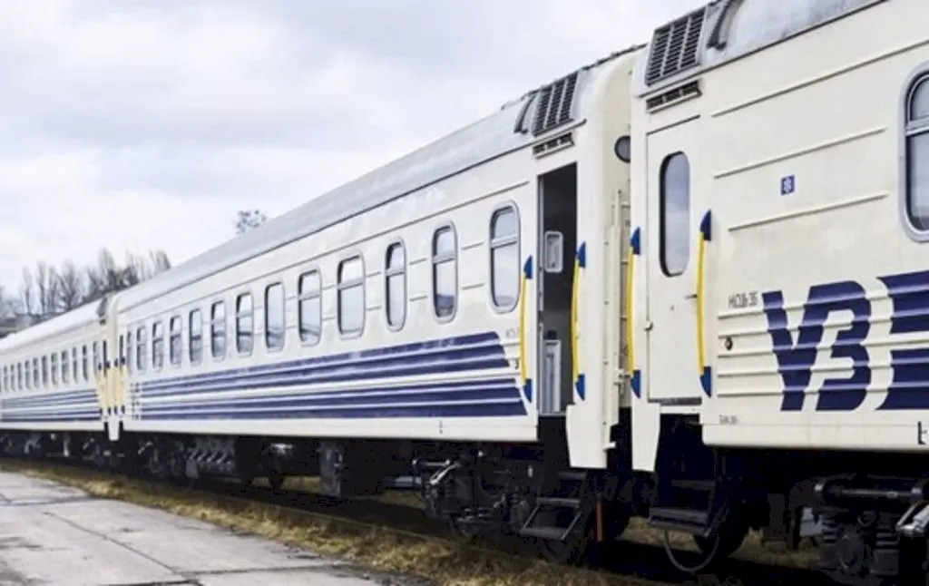 Росіяни атакували потяг «Суми — Київ»: пасажири не постраждали