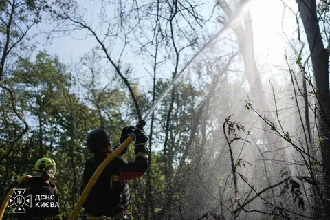 Пошкоджену обстрілом київську гімназію не встигнуть відновити до 1 вересня: учнів переводять до сусі
