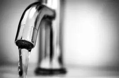 У Києві після атаки можливі перебої з гарячою водою: що відомо