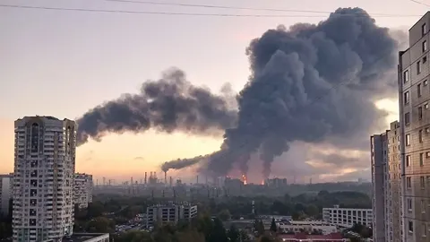 Під Москвою безпілотники пошкодили НПЗ і складський комплекс