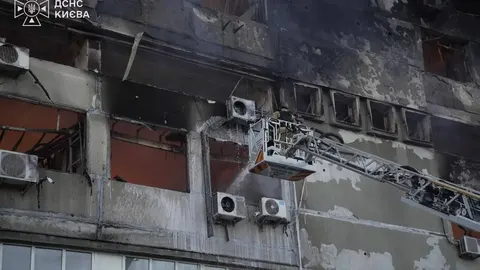 Удар по Києву: пожежі в двох районах, загиблий і поранені