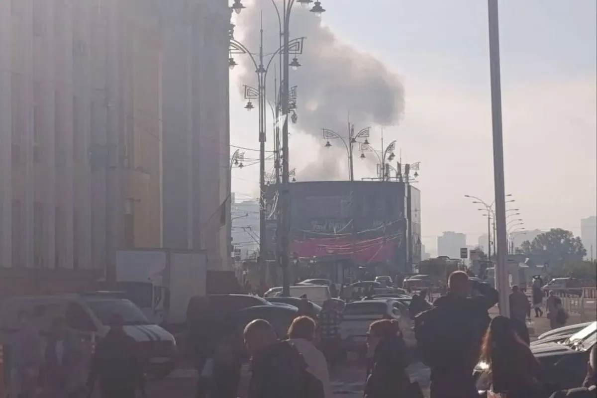 Атака на Київ: біля Центрального вокзалу стався приліт, будівля працює