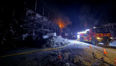 У Голосіївському районі Києва через російський удар спалахнула пожежа