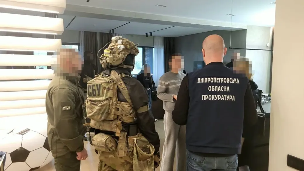 На Дніпропетровщині викрили підпільне виробництво препарату для схуднення: 27 підозрюваних