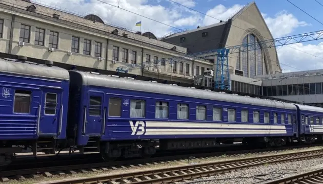 Столичні вокзали працюють, попри атаку: Укрзалізниця повідомила про затримки поїздів