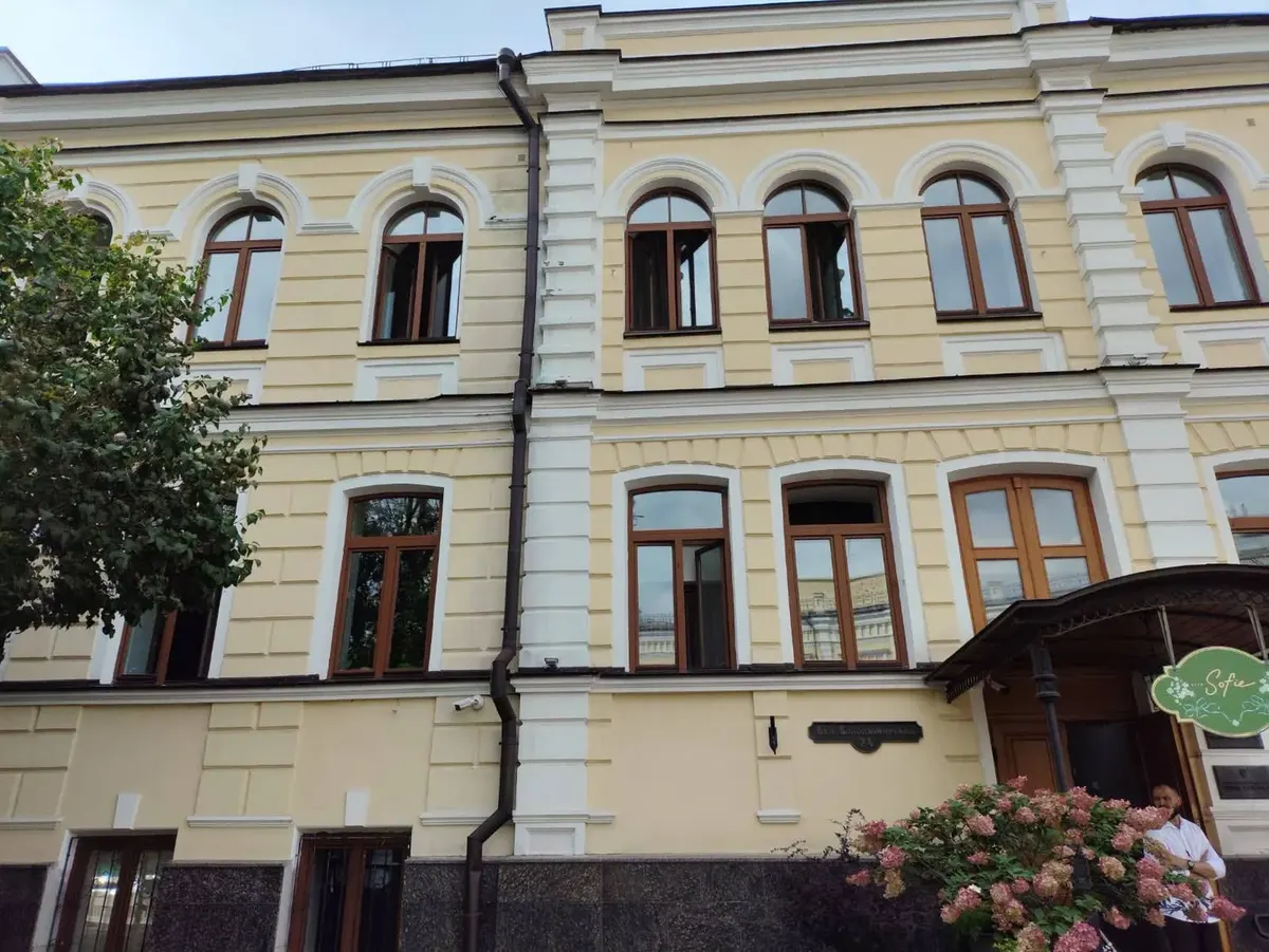 Удар по Києву: пошкоджено будинок Консисторії у заповіднику «Софія Київська»