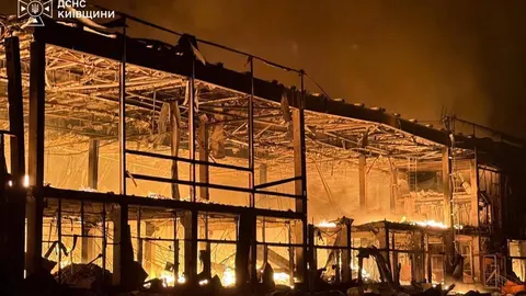 Наслідки нічної атаки: під Києвом знищені склади "Епіцентру", "Но
