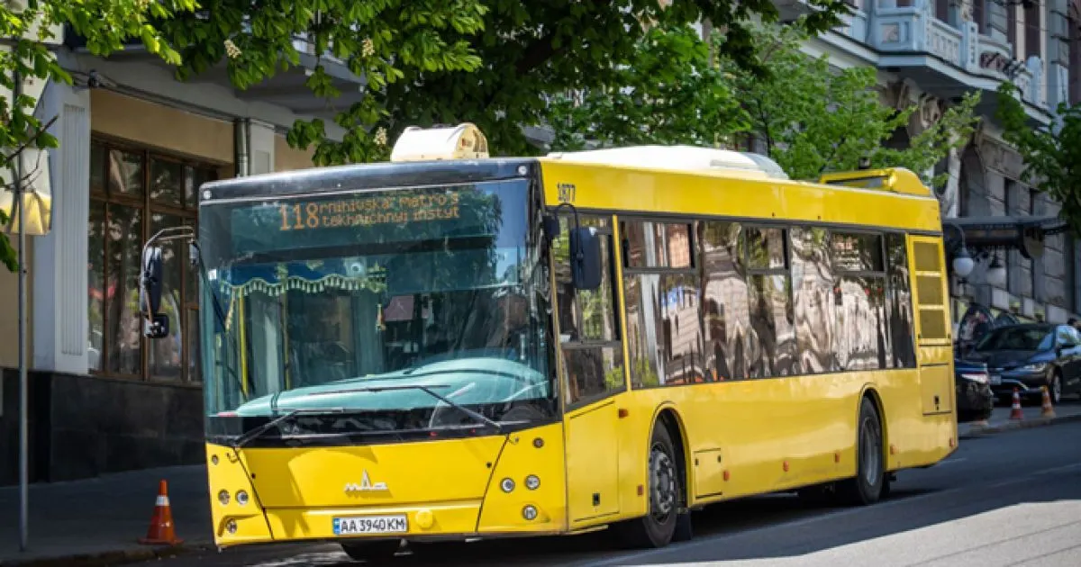У Києві запускають тимчасовий автобус № 1М: що відомо про маршрут