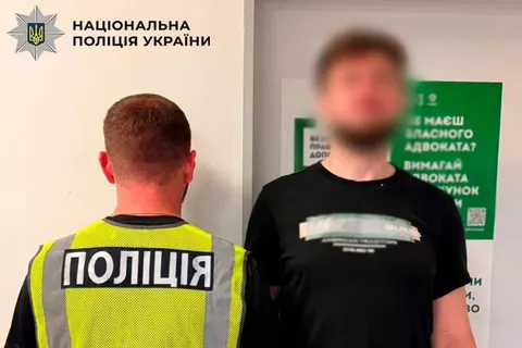 У Києві чоловік ударив ножем сусіда по готелю через конфлікт із донькою