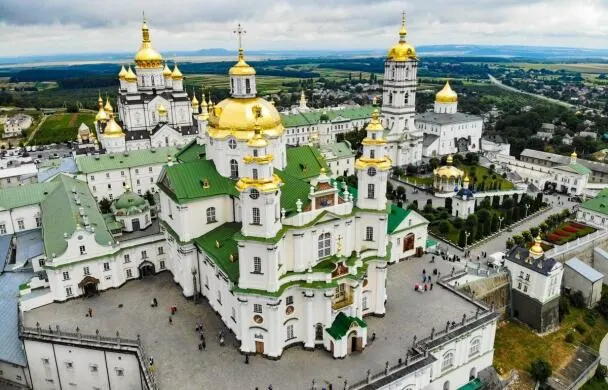 Почаївську Лавру можуть позбавити майна та землі: чотири судові справи