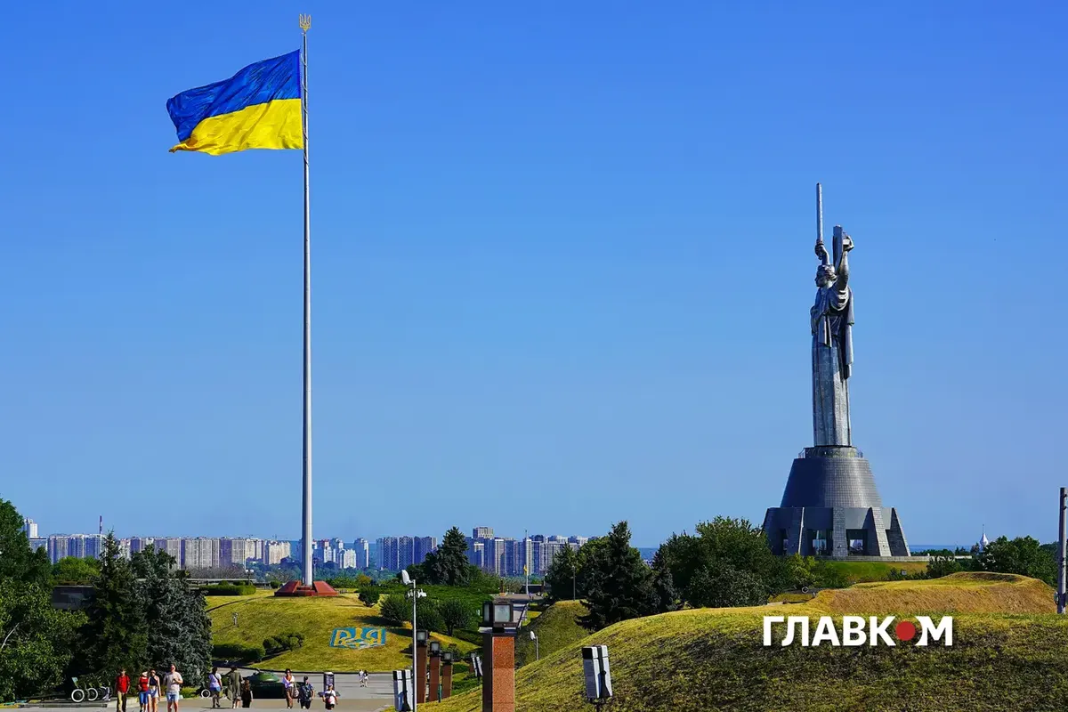 Життя на паузі: як українці обирають між домом, фронтом та еміграцією