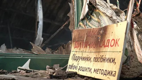 Пожежа на книжковому ринку «Петрівка»: що відомо про наслідки нічної атаки