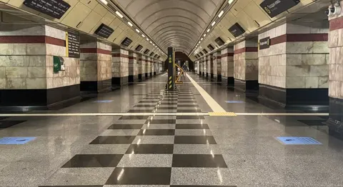 У столичному метро тестують зонування платформ під час тривог