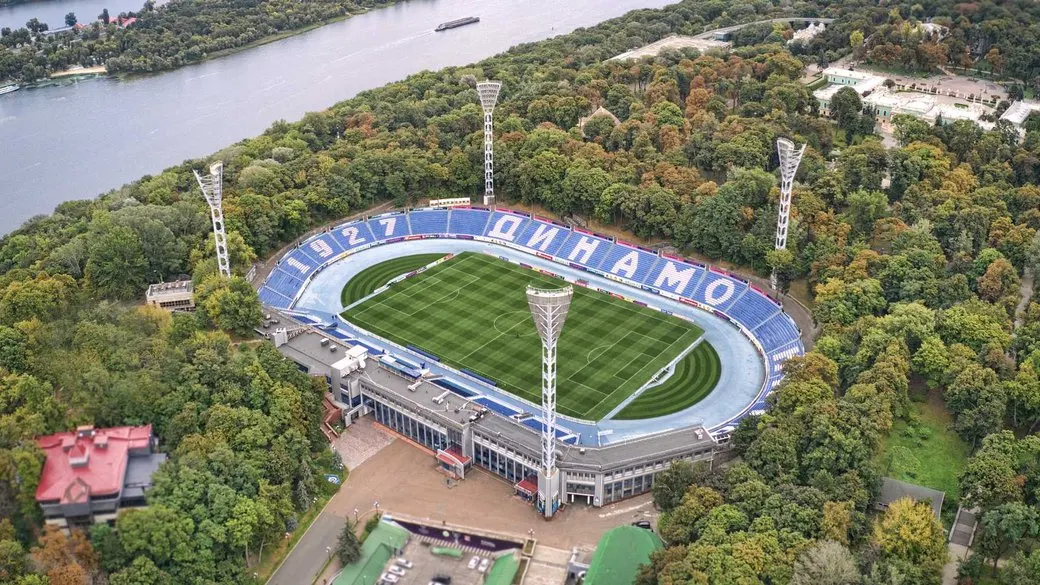 У Києві під час атаки РФ уламки впали біля стадіону «Динамо»: що з ареною