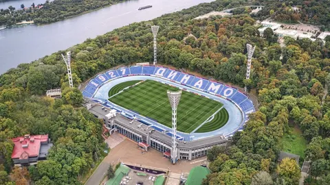 У Києві під час атаки РФ уламки впали біля стадіону «Динамо»: що з ареною