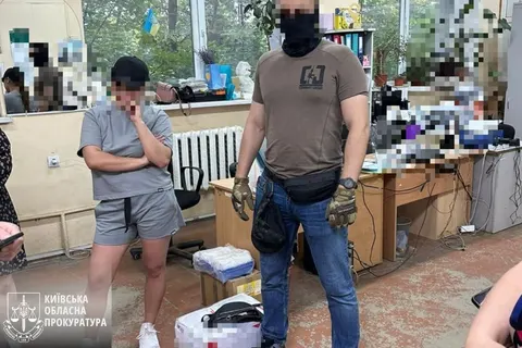 Киянку засудили до 9 років за контрабанду канабісу з Таїланду