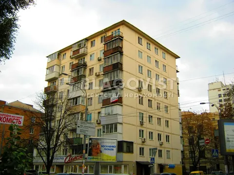 Продаж квартир у Києві: що пропонують у центрі за 5–6 млн грн