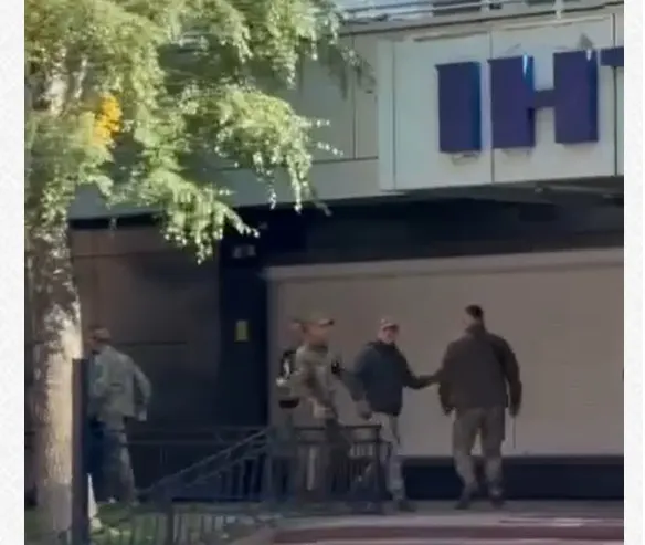 У Києві затримали режисера монтажу «Інтера»: у ТЦК кажуть, що він був у розшуку