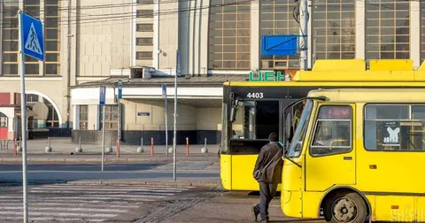 Безготівкова оплата в київських маршрутках: коли чекати