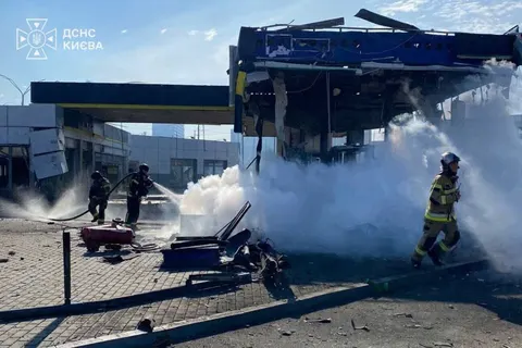 Обстріл АЗС у Києві: двоє людей загинули, ще четверо — у лікарнях