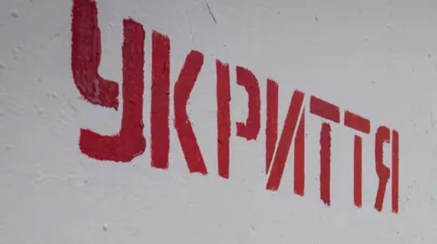 Росія атакує Київ реактивними дронами: працює ППО, мешканців закликають до укрит