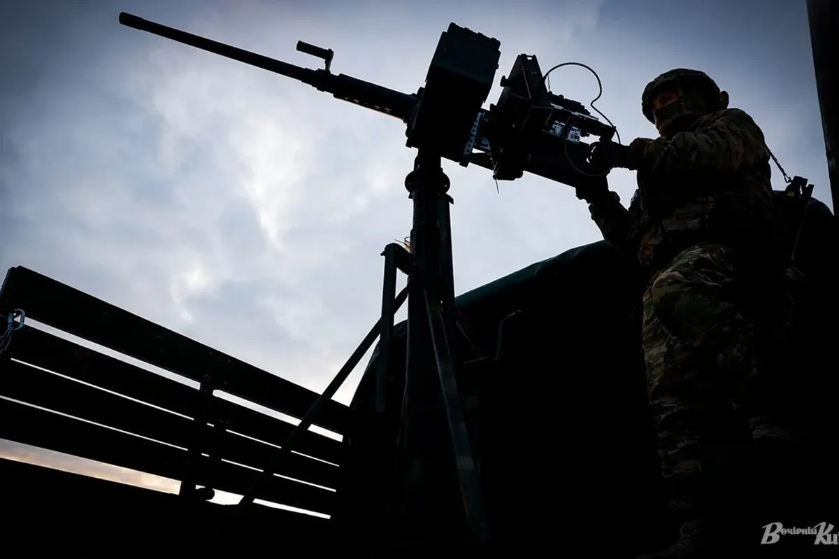 У Києві працює ППО: на столицю заходять нові безпілотники, тривога триває