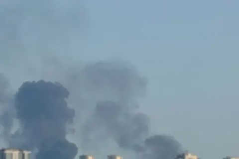 Повторний удар по Києву: у Голосіївському районі пожежа перекинулася на сусідню 