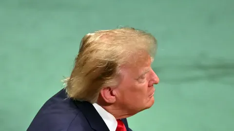 Трамп про мирну угоду: два варіанти, один із них — «до величі»