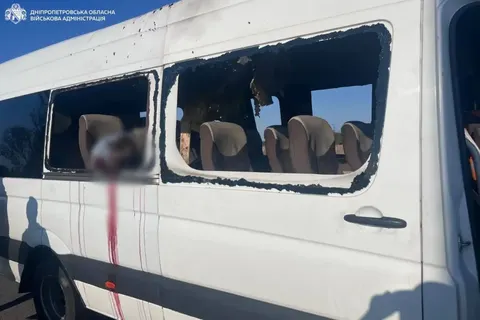Атака дрона на рейсовий автобус на Нікопольщині: п'ятеро загиблих, семеро поране