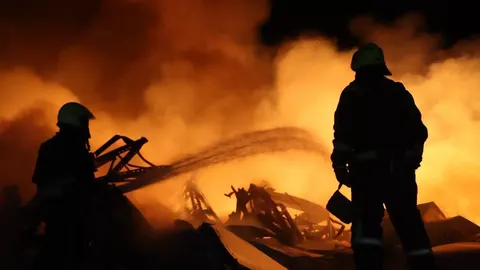 У Броварському районі після атаки дронів горить склад, є поранений