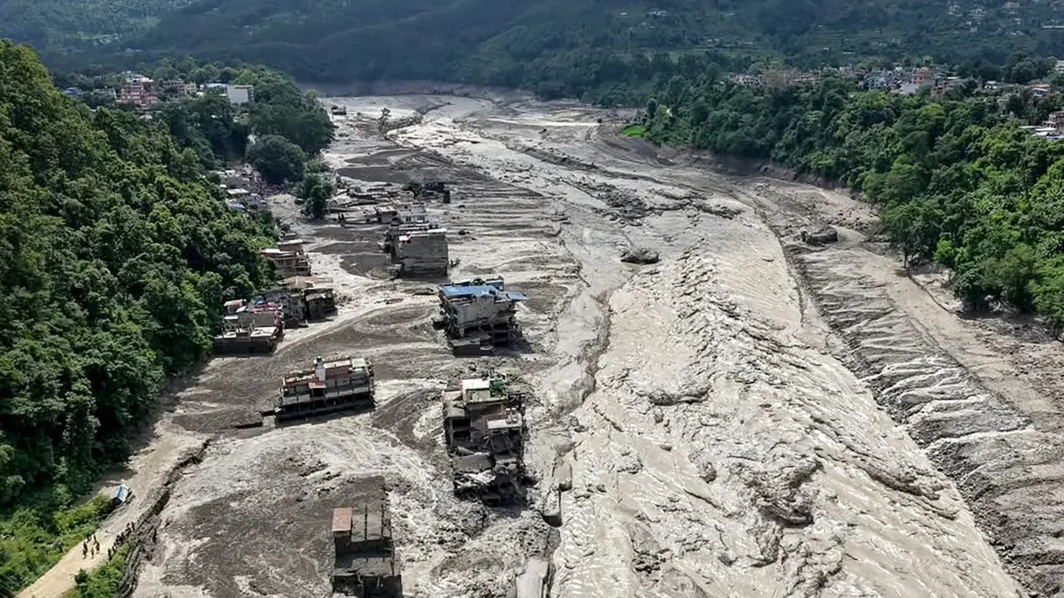 56 українців досі зникли безвісти в Непалі: МЗС розповіло деталі