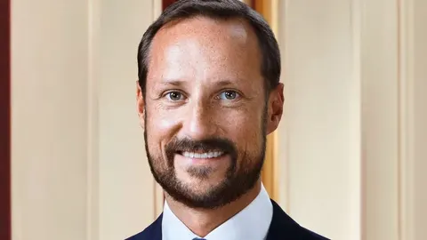 Син Гаральда V правитиме Норвегією як король Гокон VIII