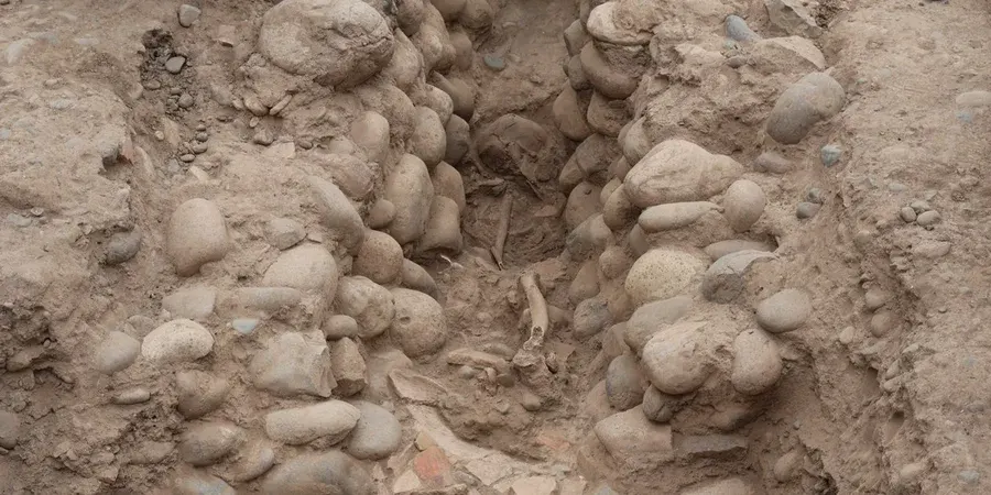 У Лімі археологи знайшли ритуальне поховання віком близько 1400 років