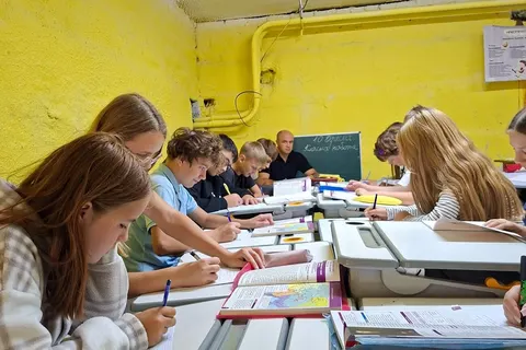 У школах Києва тривога більше не скасовує урок: що змінилося