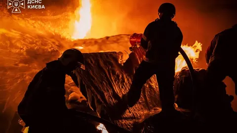 У Голосієві ліквідували пожежу після повторного обстрілу Києва