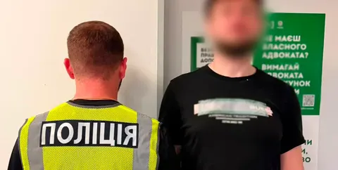 У київському готелі чоловік ударив ножем сусіда через помилку доньки