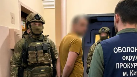 У Києві судитимуть чоловіка за продаж переробленої зброї через поштомати