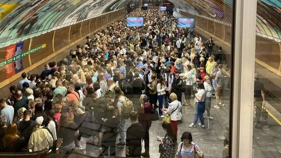Транспортний колапс у Києві: як тривоги впливають на метро та містян