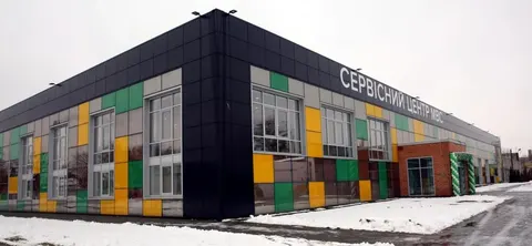 Найбільший сервісний центр Києва можуть переїхати у Blockbuster Mall