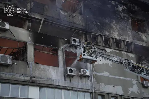 Нічна атака на Київ: одна людина загинула, двоє поранені, пожежі у двох районах