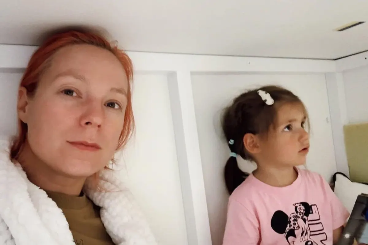 «Ми не витримали»: Тарабарова з дітьми виїхала з Києва після атак