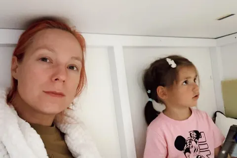«Ми не витримали»: Тарабарова з дітьми виїхала з Києва після атак