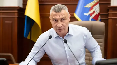 Київ просить уряд переглянути обмеження руху мостами та комендантську годину