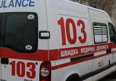 У Деснянському районі Києва внаслідок атаки пошкоджено поліклініку