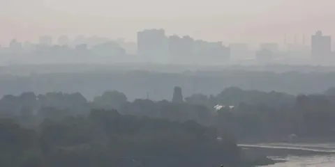 У Києві та області погіршилася якість повітря: що радять мешканцям