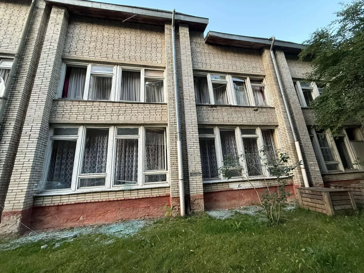У Львові через нічну атаку пошкоджена бібліотека на Виговського