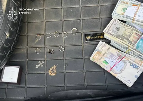 У Києві викрили схему, через яку 13-річна дівчина віддала сімейні заощадження