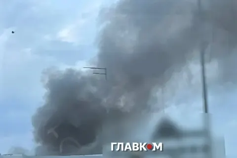 Атака на Київщину пошкодила будівлю з обладнанням «Київстар»